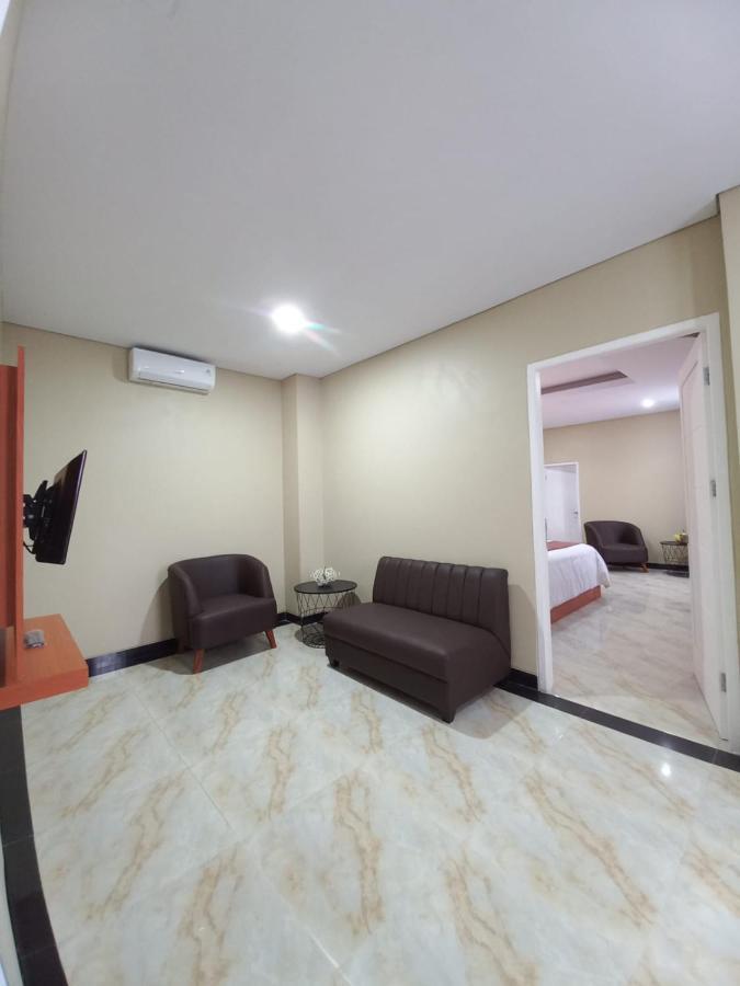 Grand Avira Hotel Batu Merah Exterior foto